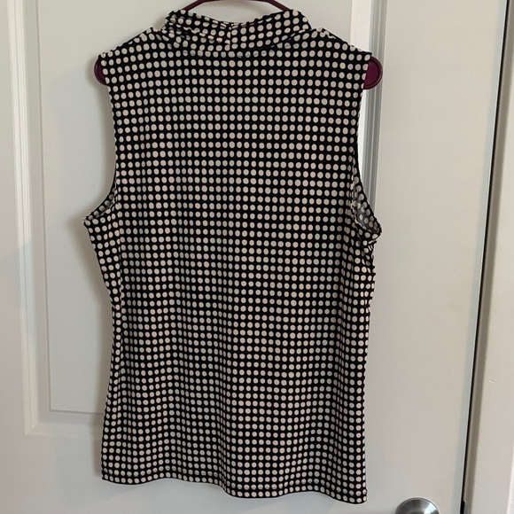 Anne Klein Black and White Sleeveless Blouse - Picture 4 of 4